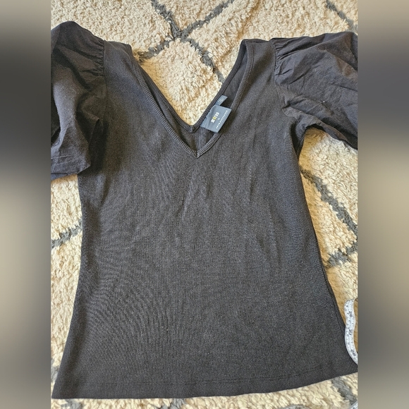 Maeve By Anthopologie Ribbed V Neck Puffed Sleeve T Shirt Small - Picture 2 of 5